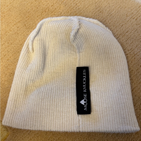 Moose Knuckles Wool Unisex Hat ivory logo ribbed beanie - Picture 3 of 6